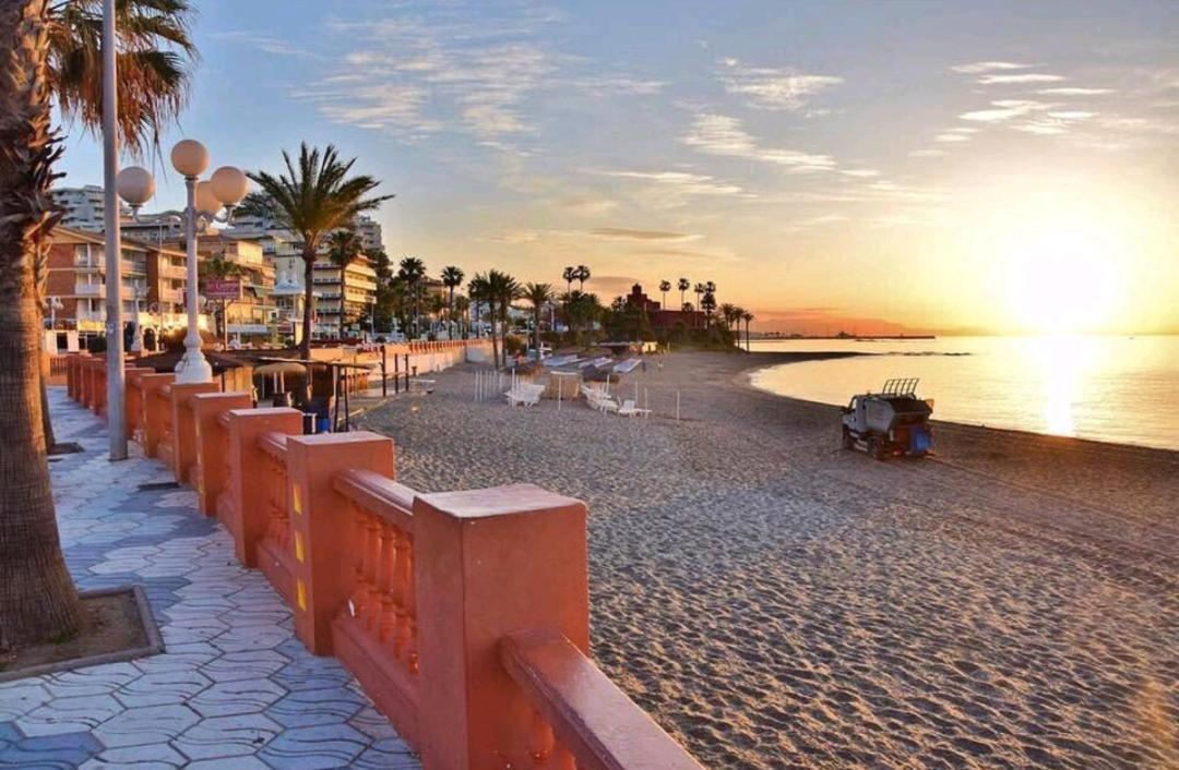 Benalbeach Casa Kito Dreams 1ª Linea Playa 贝纳尔马德纳 外观 照片